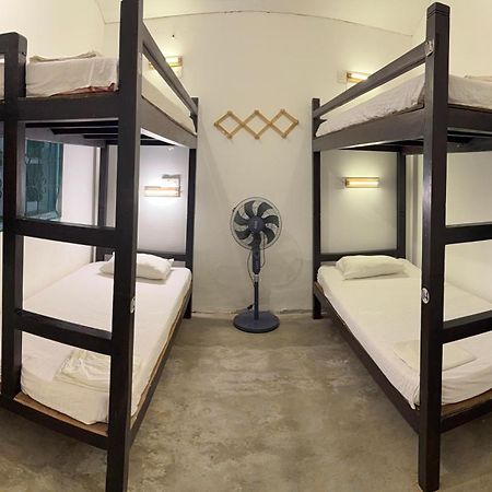 Bunk 15 Hiriketiya Hostel Dikwella Kültér fotó