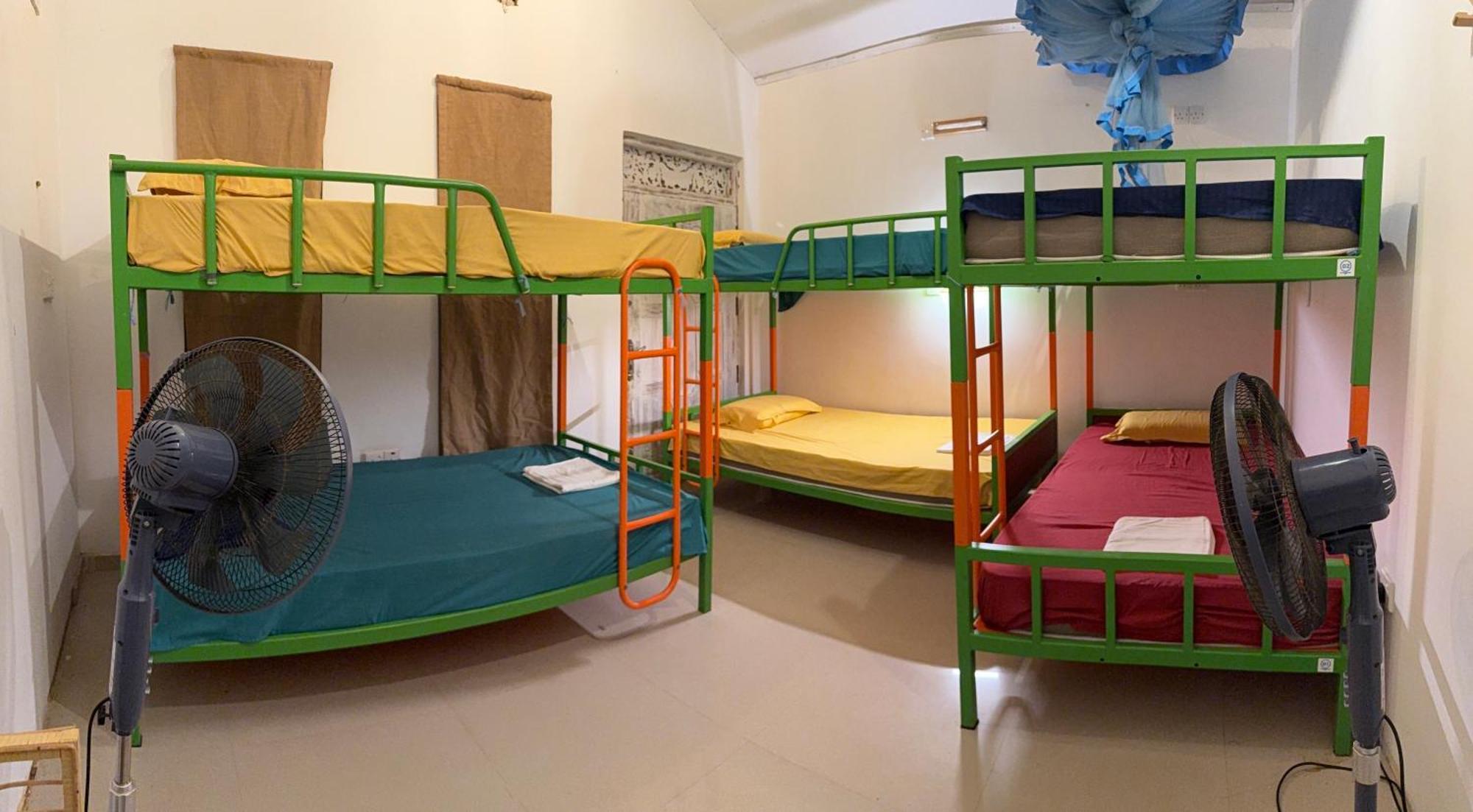 Bunk 15 Hiriketiya Hostel Dikwella Kültér fotó