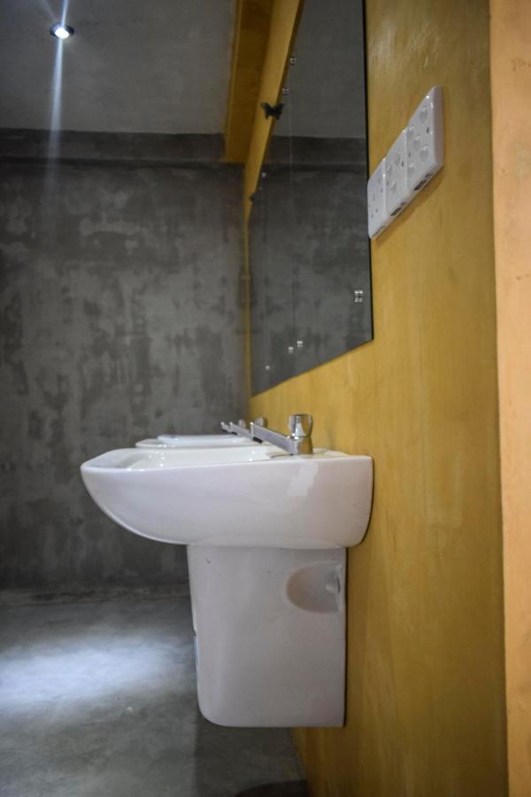 Bunk 15 Hiriketiya Hostel Dikwella Kültér fotó