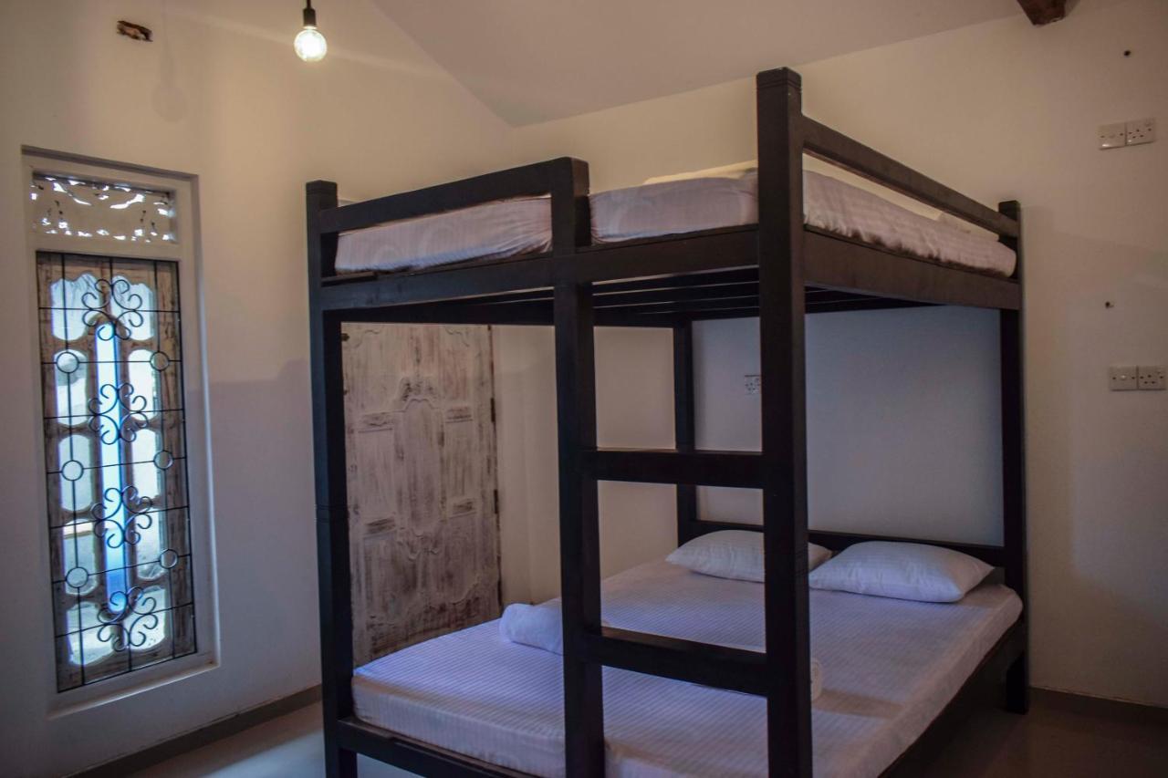 Bunk 15 Hiriketiya Hostel Dikwella Kültér fotó