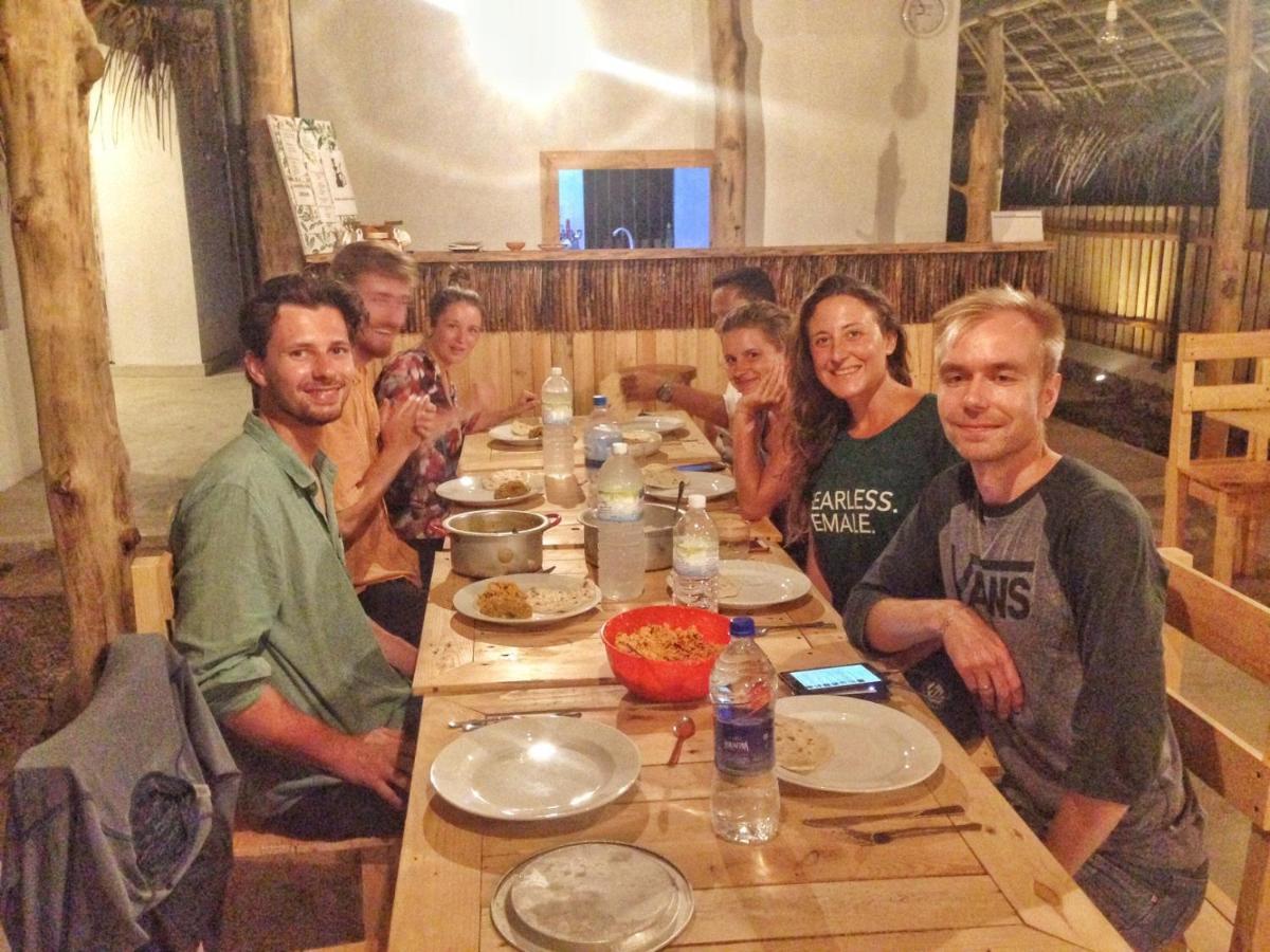 Bunk 15 Hiriketiya Hostel Dikwella Kültér fotó